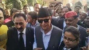 Azam Khan: अदालत से राहत के बाद भी बहाल नहीं हो पाएगी आजम खान की सदस्यता, ये है बड़ी वजह