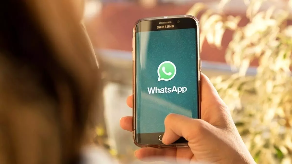 WhatsApp में आ रहा है मैजिक फीचर, फेसबुक की तरह चेंज होगा नया प्रोफाइल नाम