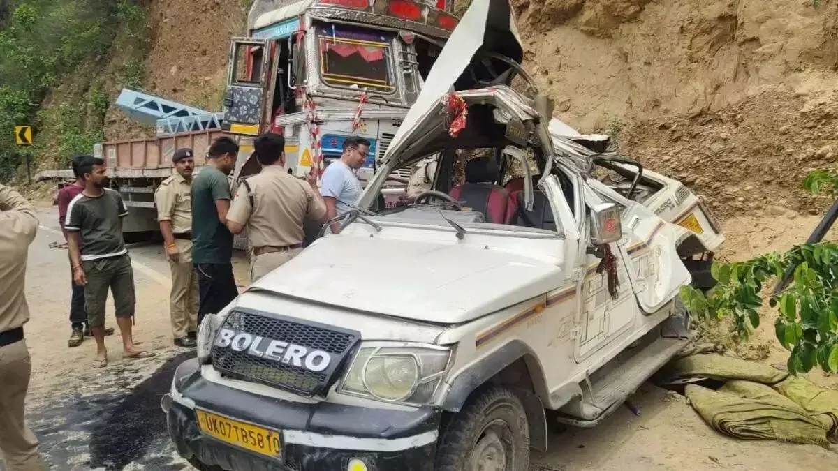 Road Accident: ऋषिकेश-बद्रीनाथ हाईवे पर हुआ दर्दनाक हादसा, बोलेरो-ट्रक की टक्कर में दो की मौत; चार जख्मी