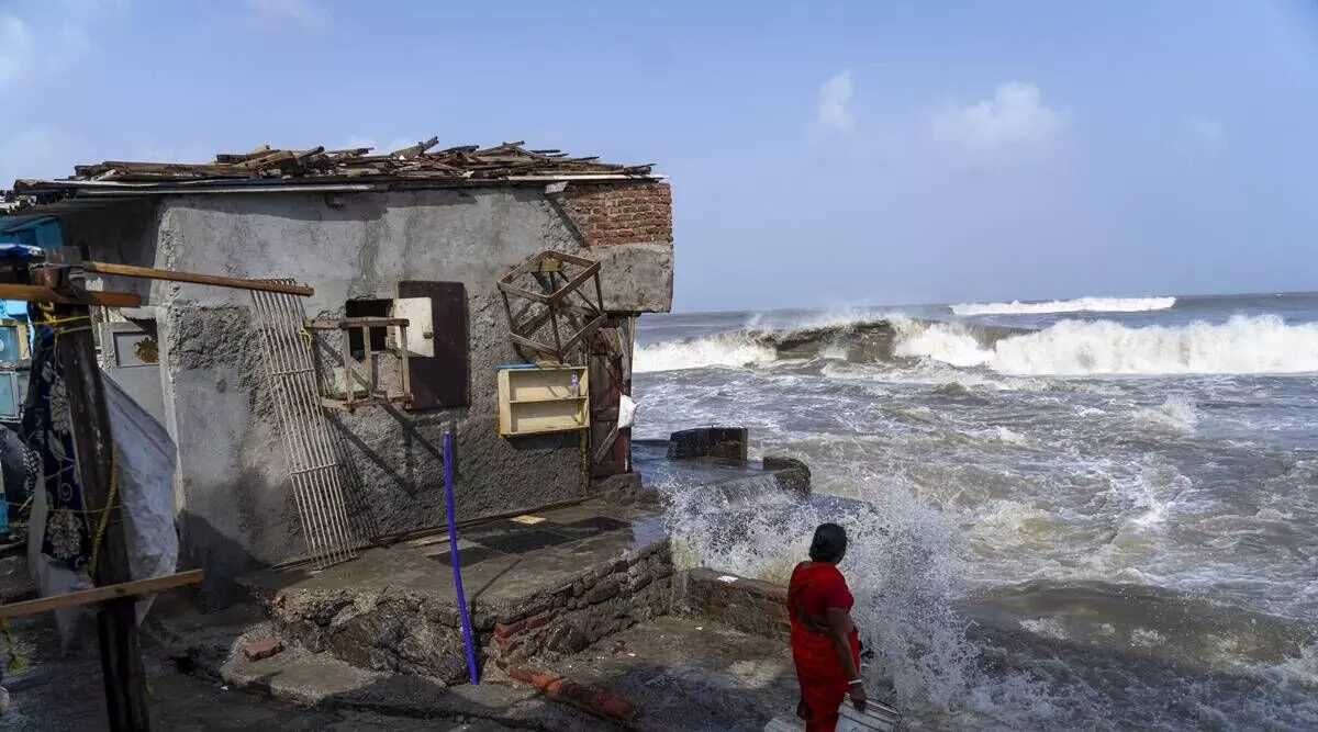 Cyclone Biporjoy: सुपरस्टॉर्म बिपोरजॉय जखाऊ में करेगा लैंडफॉल, जोखिम समझिए कराची से कितनी दूर है