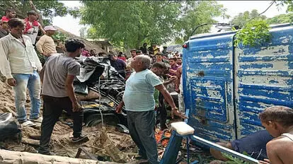 प्रतापगढ़ में बड़ा हादसा : टेंपो और टैंकर की टक्कर में आठ लोगों की मौत, कई की हालत नाजुक