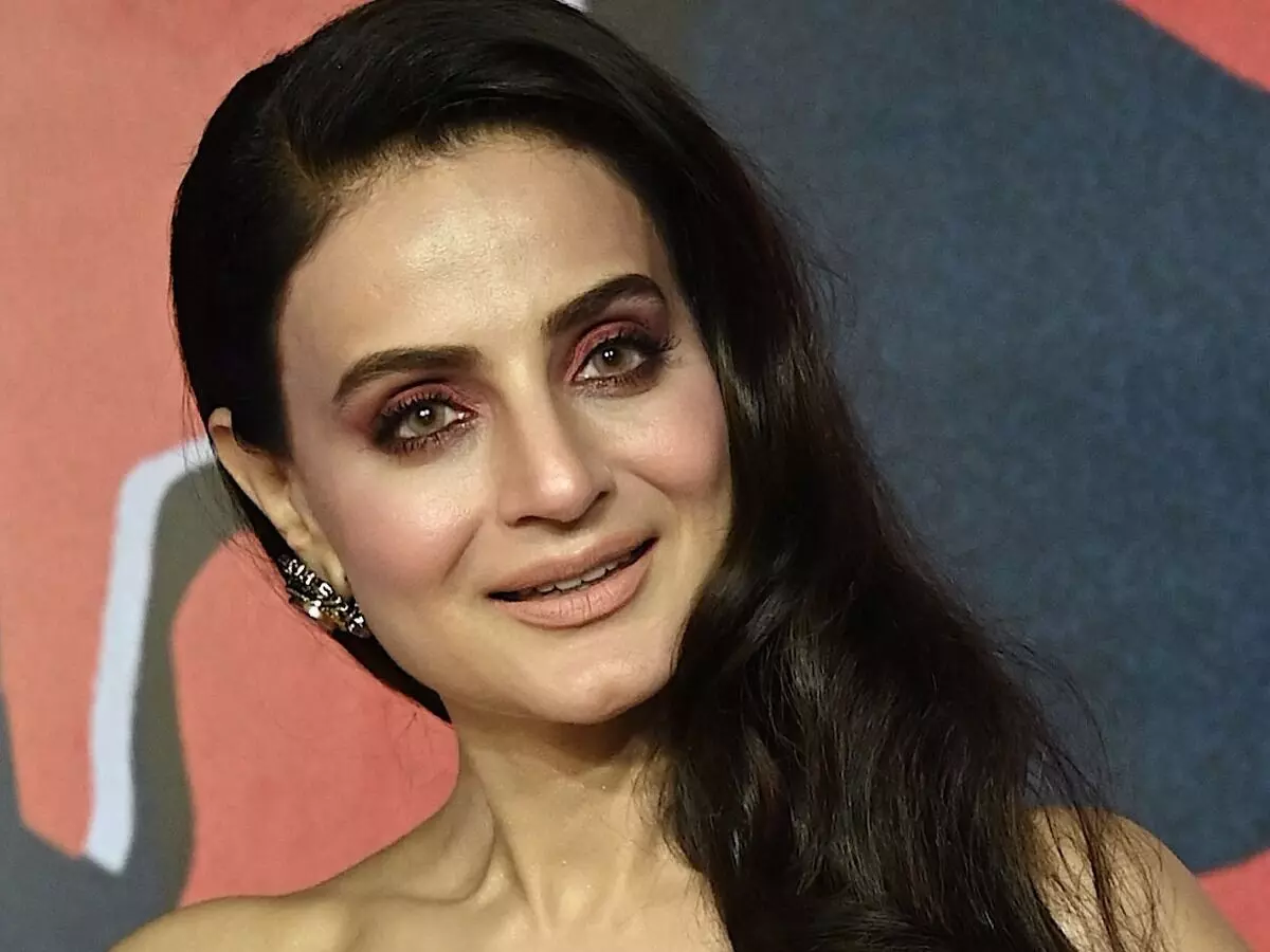 Ameesha patel: चेक बाउंस मामले में रांची कोर्ट में पेश हुईं अमीषा पटेल, एक्ट्रेस ने खुद को बताया निर्दोष