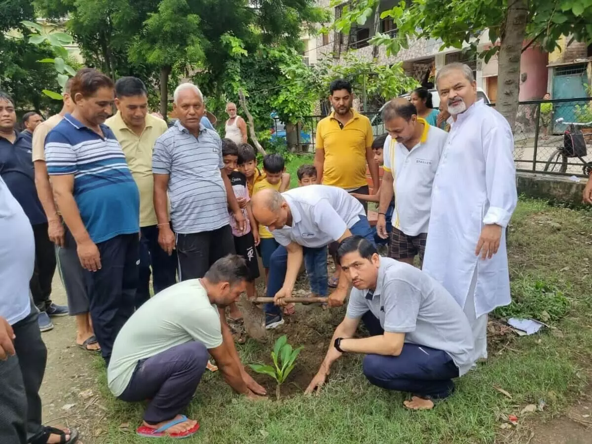 फरीदाबाद: हिंदू जनजागृति समिति ने पौधारोपण कर पर्यावरण संरक्षण का संदेश दिया