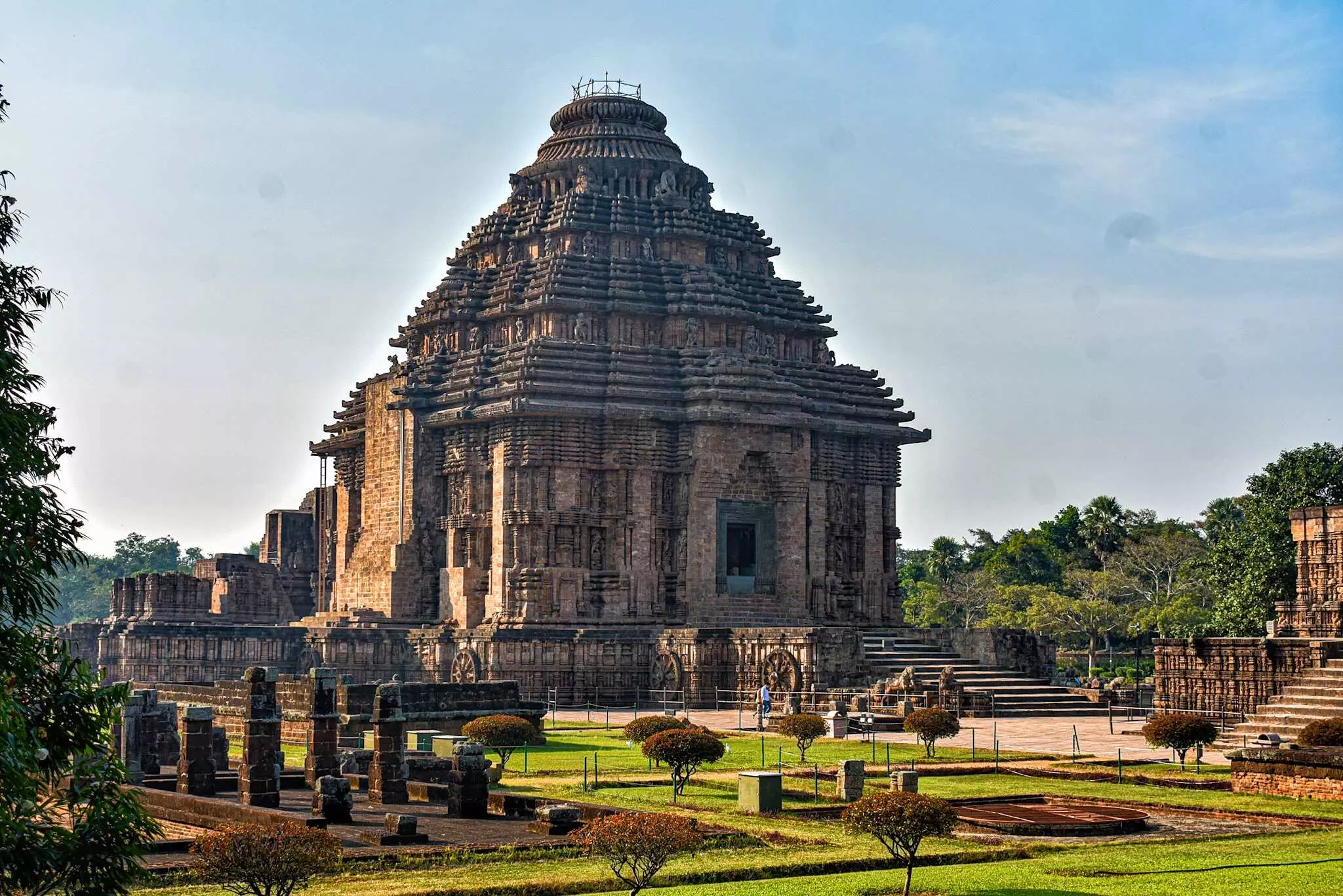 भारत के 10 रहस्यमयी मंदिर, कोई नहीं जान पाया अब तक इनके राज