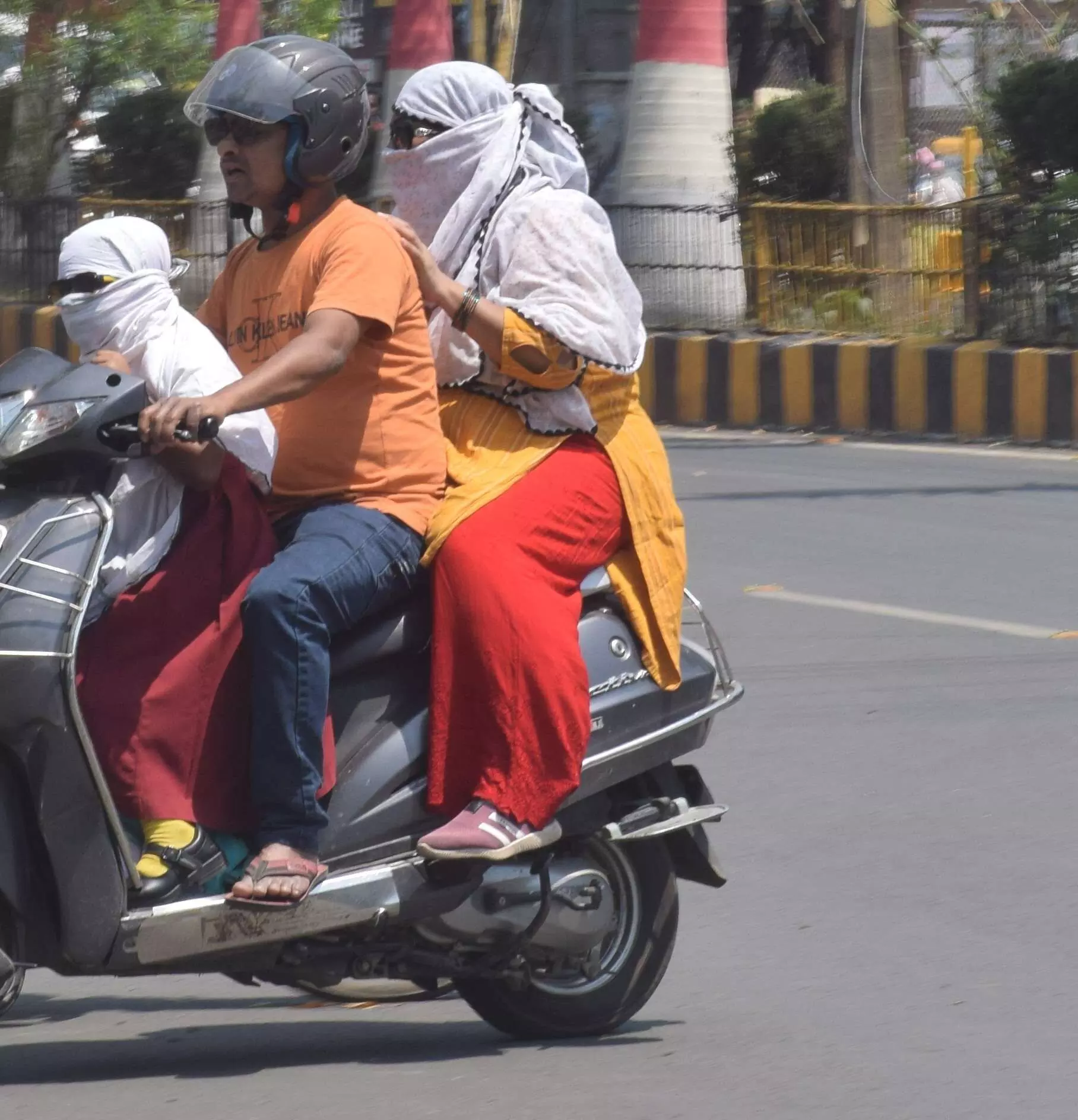 अगस्त के महीने में मई -जून जैसी भीषण गर्मी