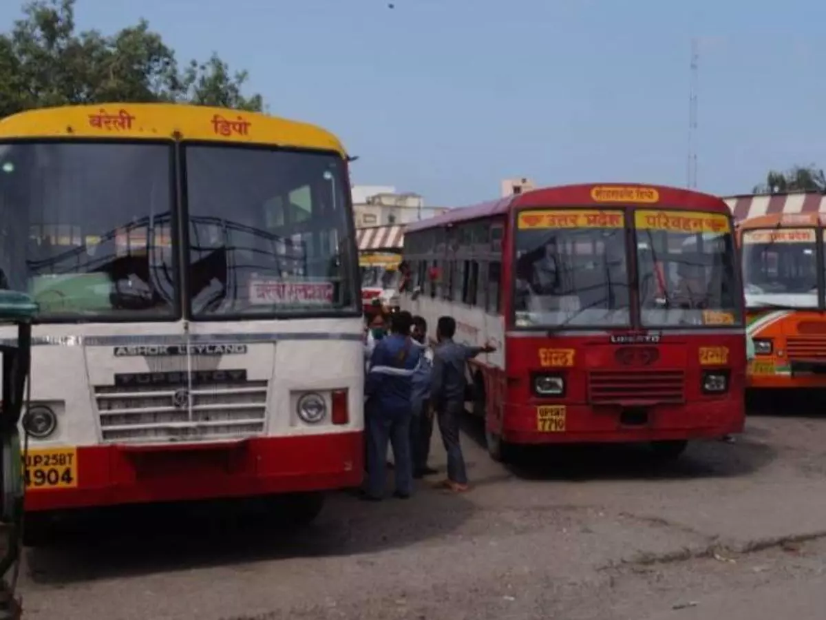 यूपी और उत्तराखंड में एक ही पार्टी की सरकार है, लेकिन रोडवेज बस संचालन को लेकर दोनों राज्यों के बीच कोई तालमेल नहीं है।