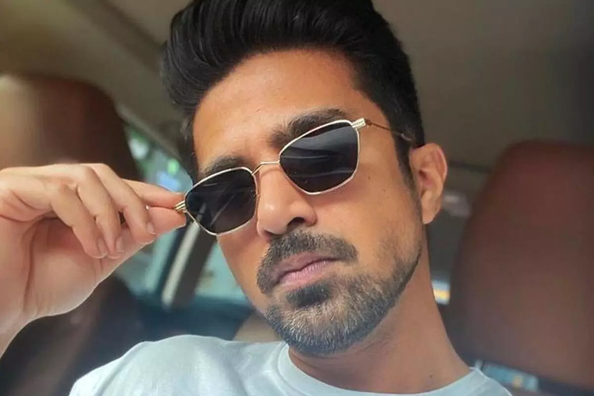 Saqib Saleem :10 रेस्टोरेंट का मालिक है ये हीरो, बहन भी है हीरोइन