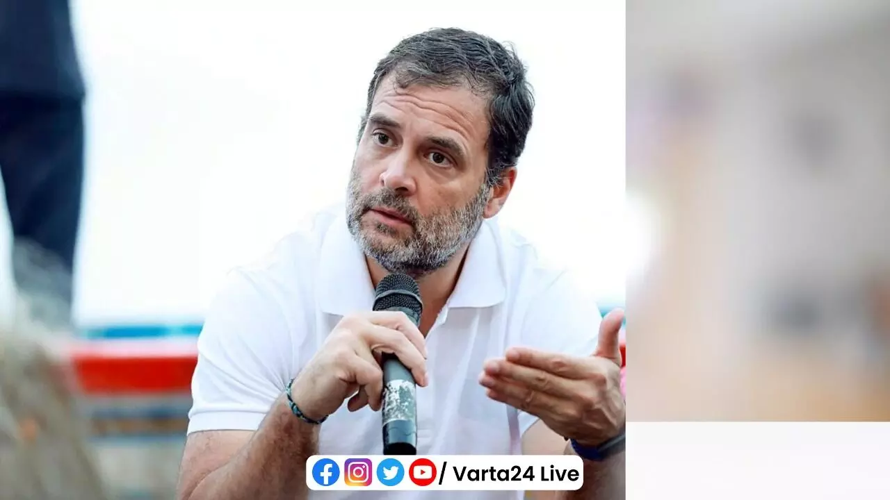 Rahul Gandhi: कुलियों से बातचीत का वीडियो शेयर कर राहुल बोले- दो वक्त की रोटी को संघर्ष कर रहा देश का नागरिक