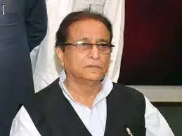 Azam Khan: आजम खान की एक बार फिर मुसीबत बढ़ी, आयकर के छापे के बाद क्‍या अब छीन जाएगा सपा कार्यालय?