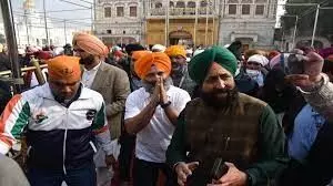 Rahul Gandhi in Golden Temple:  राहुल गांधी ने अमृतसर के स्वर्ण मंदिर में मत्था टेका , संगत के साथ बर्तन धोये.।