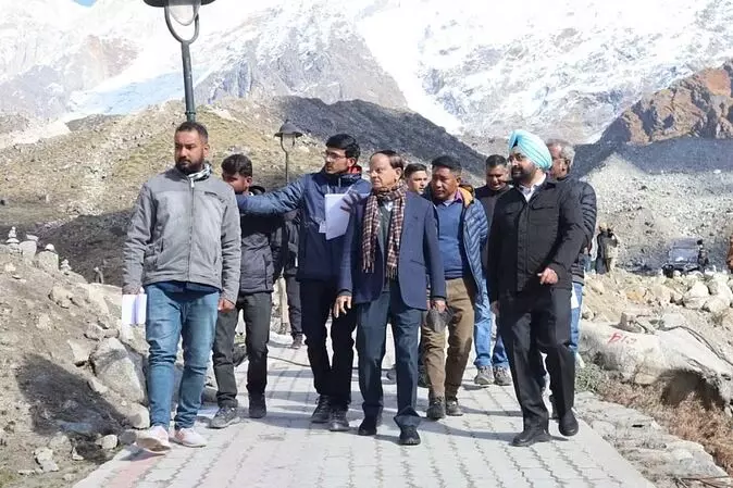 Kedarnath: प्रमुख सचिव प्रधानमंत्री पहुंचे धाम, बाबा का रुद्राभिषेक कर निर्माण कार्यों का लिया जायजा