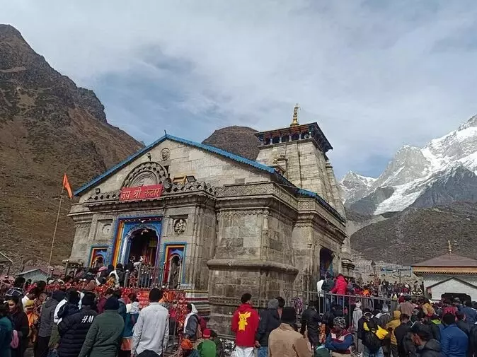 Badrinath-Kedarnath: अब तक 51 हजार से अधिक वीआईपी कर चुके दर्शन, सीएम धामी ने कटवाई थी सबसे पहली टिकट