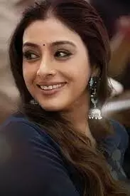 Happy Bday Tabu: लगन, मेहनत और अदाकारी के दम पर तब्बू ने बनाई अलग पहचान, अकेले खड़ा किया करोड़ों का एम्पायर