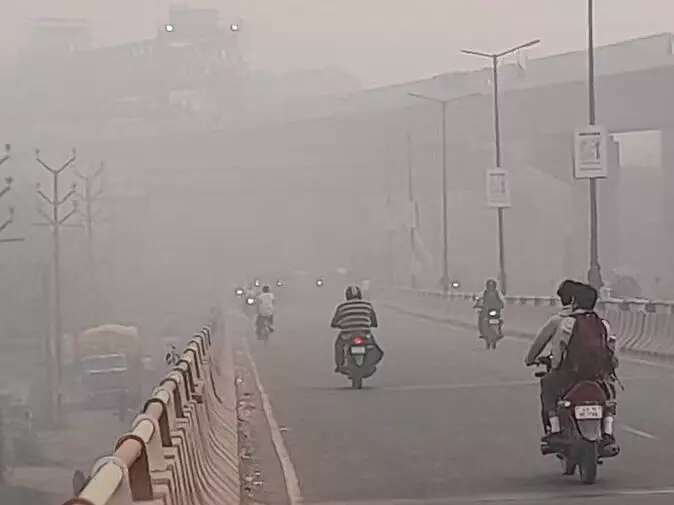 Pollution In Meerut: एक्यूआई 364...उड़ रही धूल, निकल रहा धुआं... निर्देश हवा, सांसे हो रहीं खफा