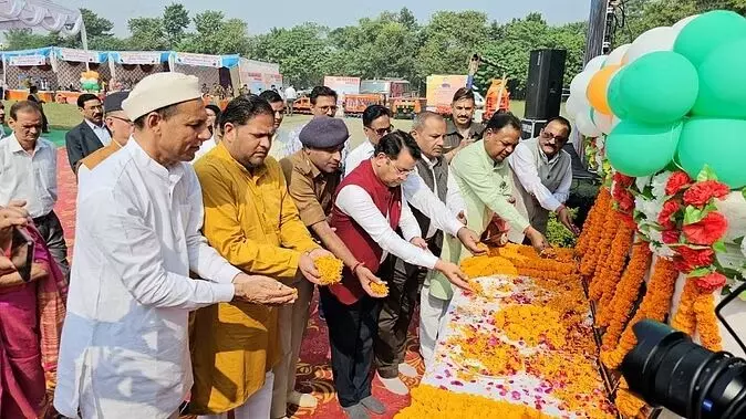 Uttarakhand Foundation Day: रुद्रपुर में मनाया राज्य स्थापना दिवस, दिवंगत आंदोलनकारियों को दी श्रद्धांजलि