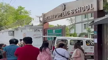 नोएडा से दिल्ली तक 50 से ज्यादा स्कूलों को बम से उड़ाने की मिली धमकी, पुलिस ने चलाया सर्च ऑपरेशन