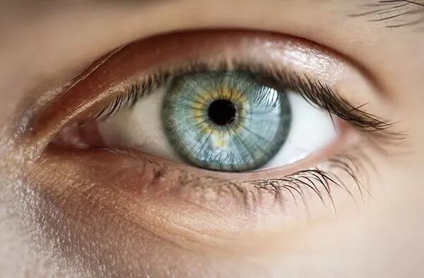 हीट वेव के चलते आंखों पर पड़ता ज्यादा असर, जानिए और लक्षण