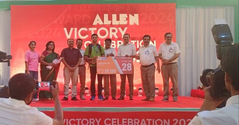 मोहन नगर के शेखर झा जेईई एडवांस में हासिल की 28वीं रैंक, बताया सफलता का राज