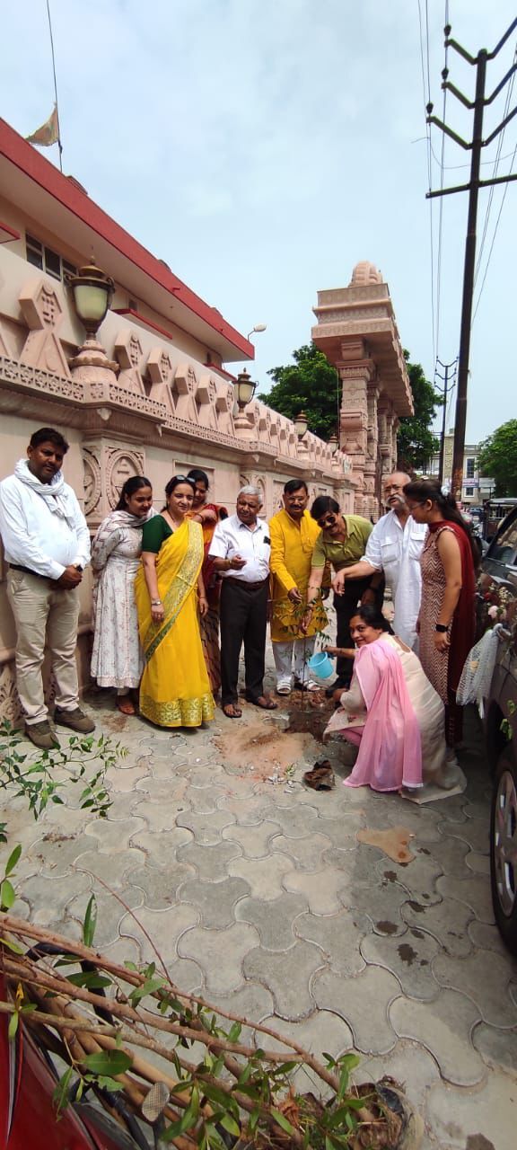 स्वच्छ पर्यावरण के लिए एसएसडी जैन पब्लिक स्कूल ने लगाए 100 फलदार पेड़