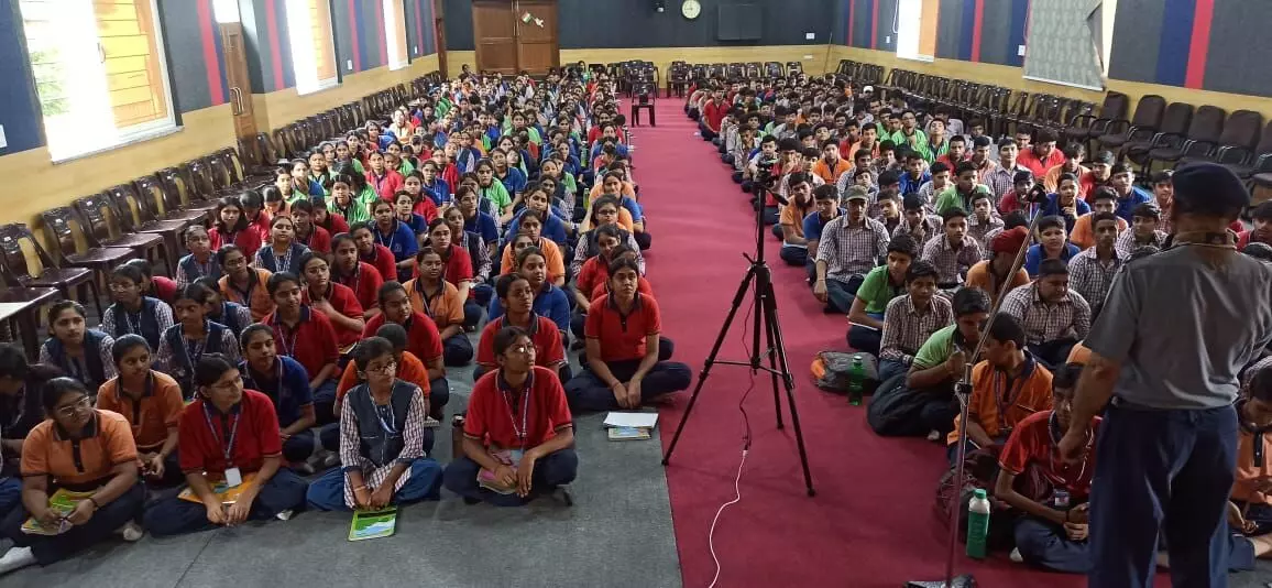 स्वामी विवेकानंद सरस्वती विद्या मंदिर राजेंद्र नगर में स्काउट गाइड का शानदार समापन