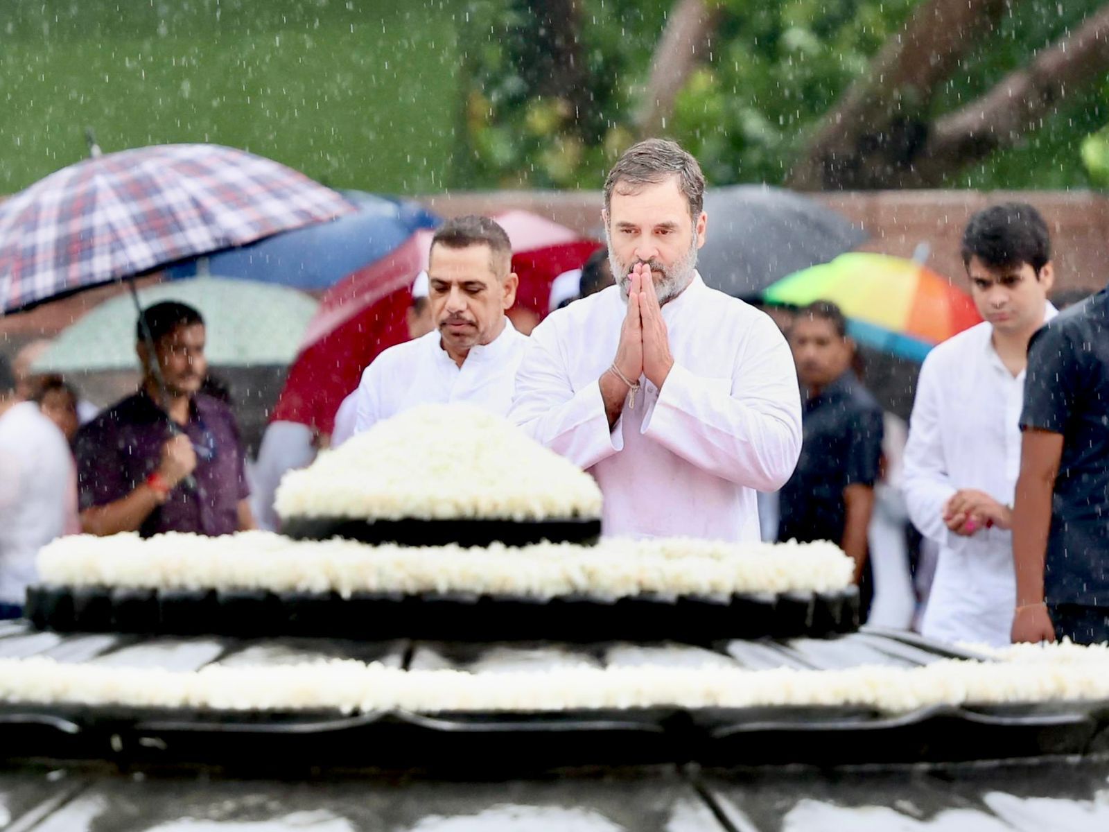 पूर्व प्रधानमंत्री राजीव गांधी की जयंती पर राहुल गांधी ने दी श्रद्धांजलि, कहा- पापा, आपकी सीख मेरी प्रेरणा है, भारत के लिए आपके सपने पूरा करूंगा