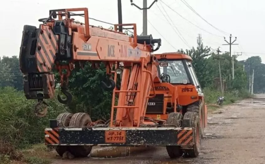 कैंटर को निकालने गए क्रेन चालक की मौके पर मौत