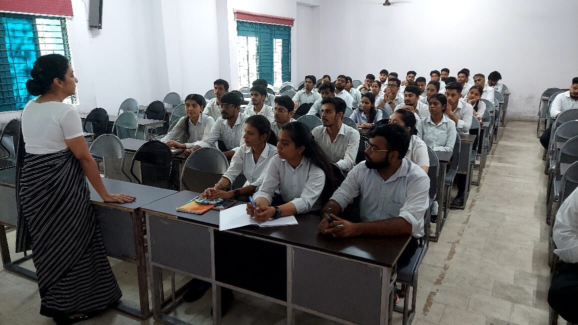 वैवाहिक विवादों का समाधान केवल कानून से नहीं बल्कि सामाजिक और मनोवैज्ञानिक दृष्टि से होना चाहिए: दिव्या कौशिक मारवाह