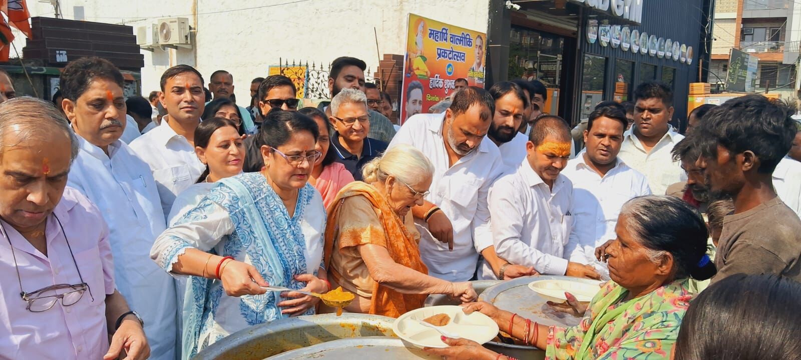 कार्तिक माह के पावन अवसर पर भंडारे का शुभारंभ, एक महीने तक चलेगा भंडारा