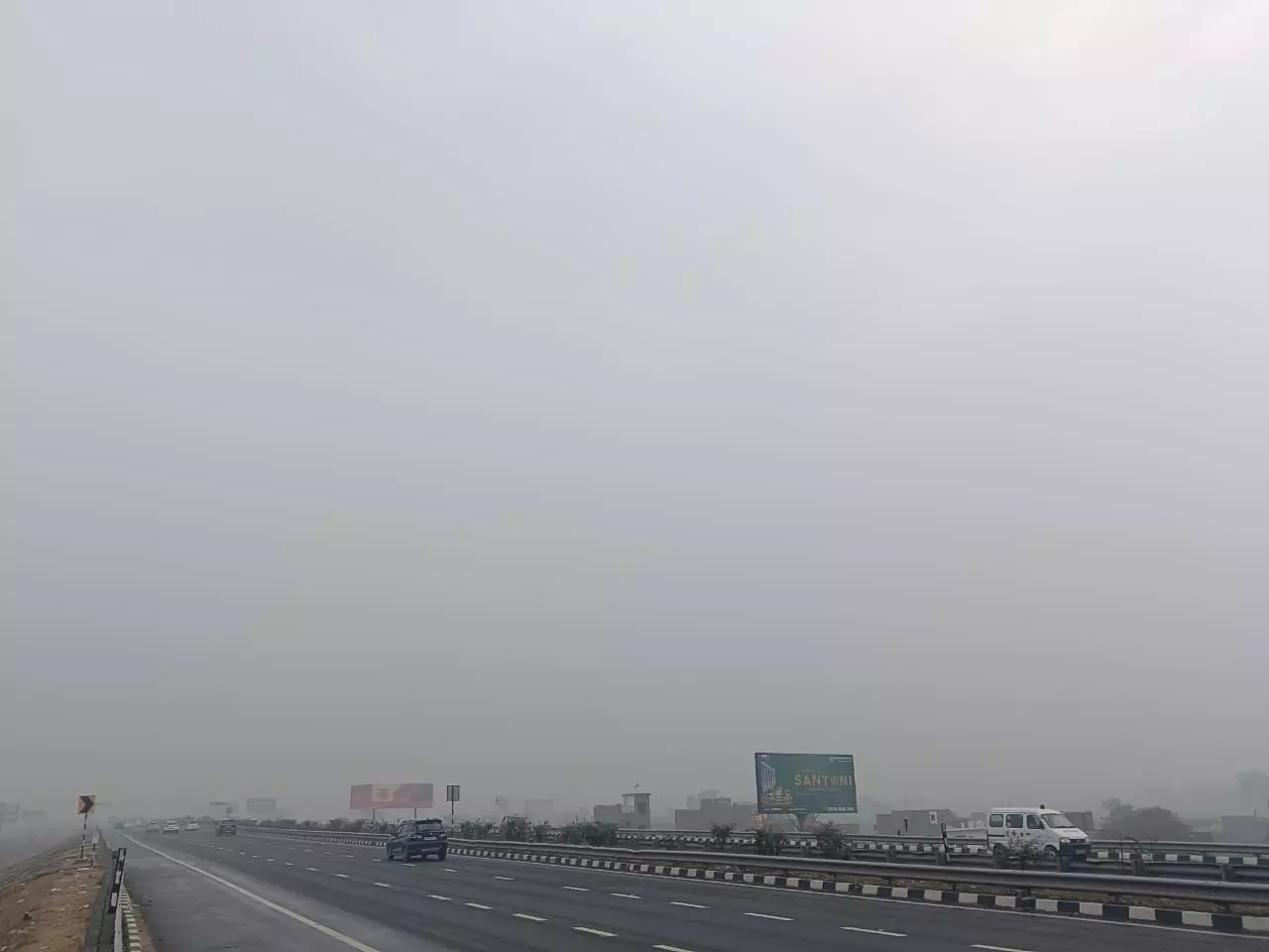 Ghaziabad Weather News: कोहरे और बारिश के बाद बढ़ी ठंड, मौसम विभाग ने किया येलो अलर्ट जारी