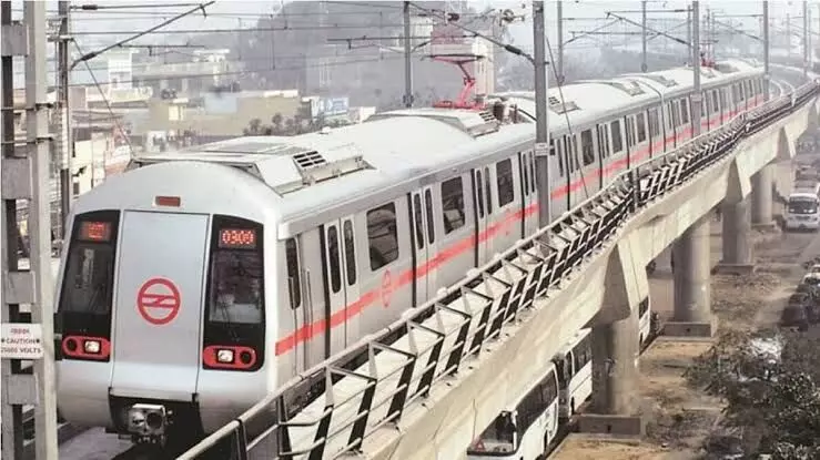 Delhi Metro: होली पर दोपहर तक थमी रहेगी दिल्ली मेट्रो की रफ्तार, जानें कितने बजे शुरू होंगी सेवाएं?