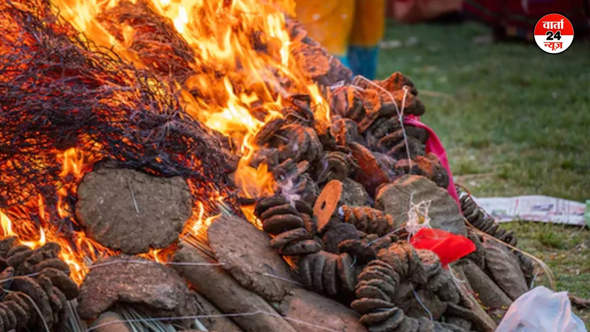 होलिका दहन पर रहेगा भद्रा का साया, जानें पूजा के लिए कौन समय है शुभ